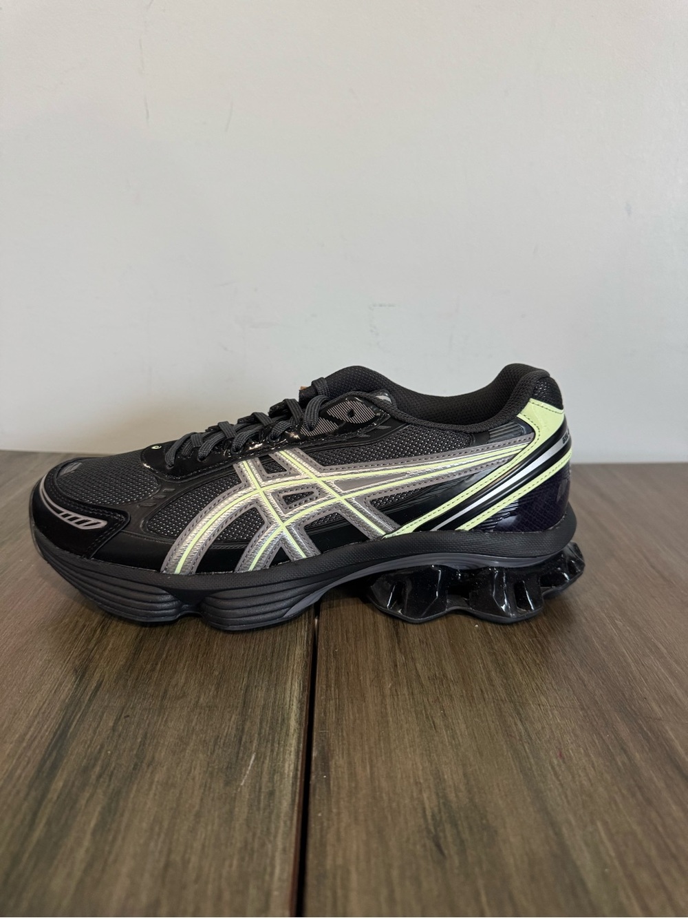 ASICS GEL KINETIC FUENT GRAPHITE GREY ILLUMINATE YELLOW RUNNING SHOES